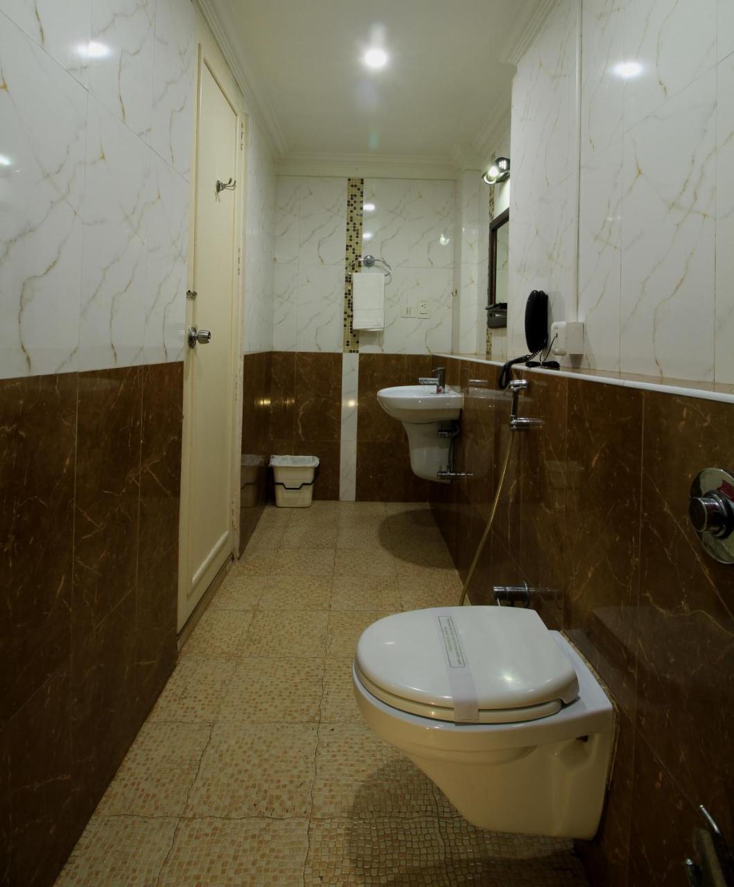 科兰 Xavier'S Residency酒店 外观 照片